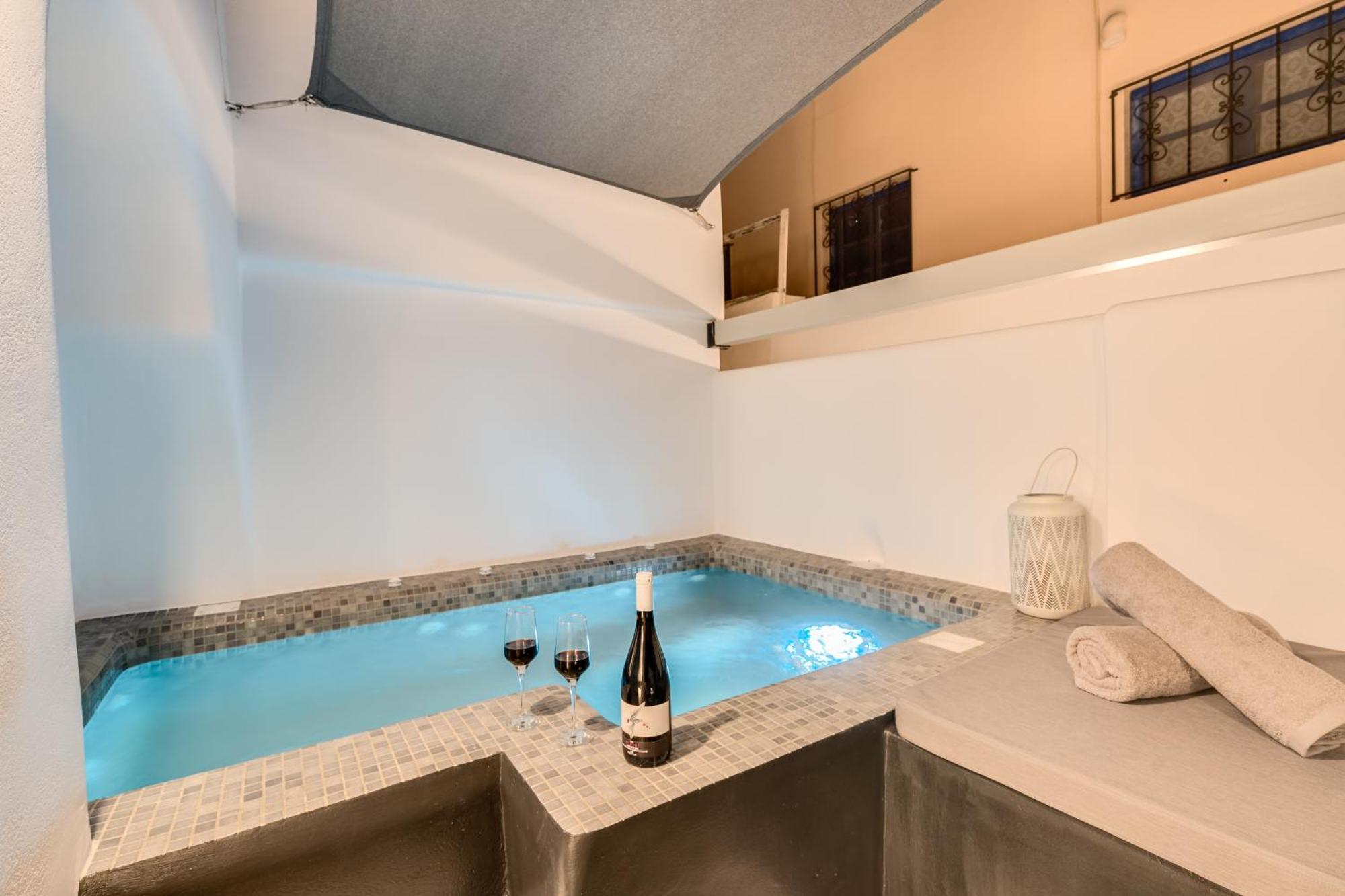 Tiara Suites Santorini Fira  Eksteriør bilde